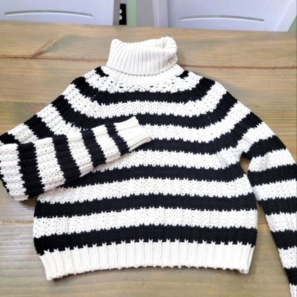 Forever 21 cropped sweater